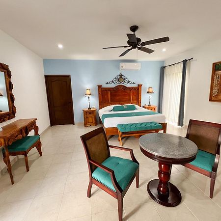 Hotel Fundadores Valladolid  Bagian luar foto