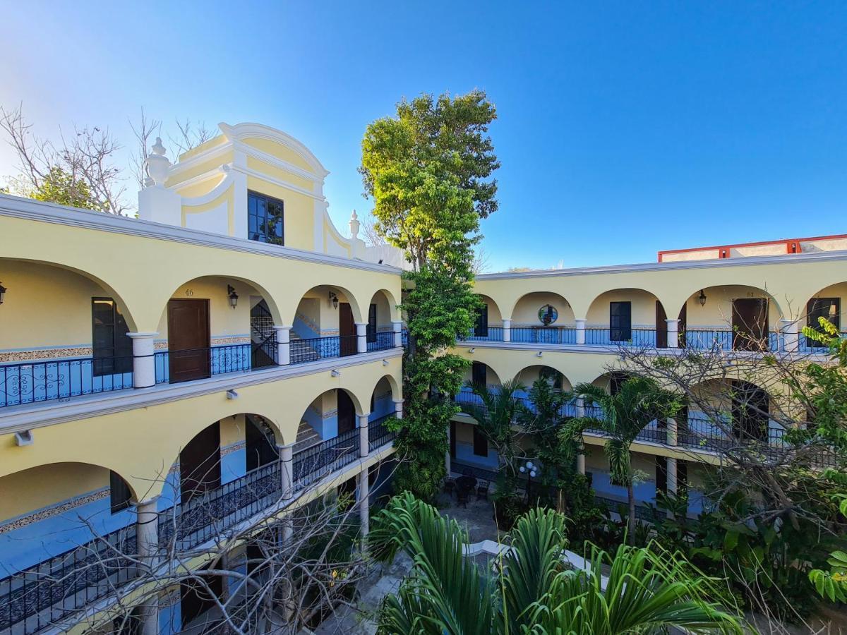 Hotel Fundadores Valladolid  Bagian luar foto