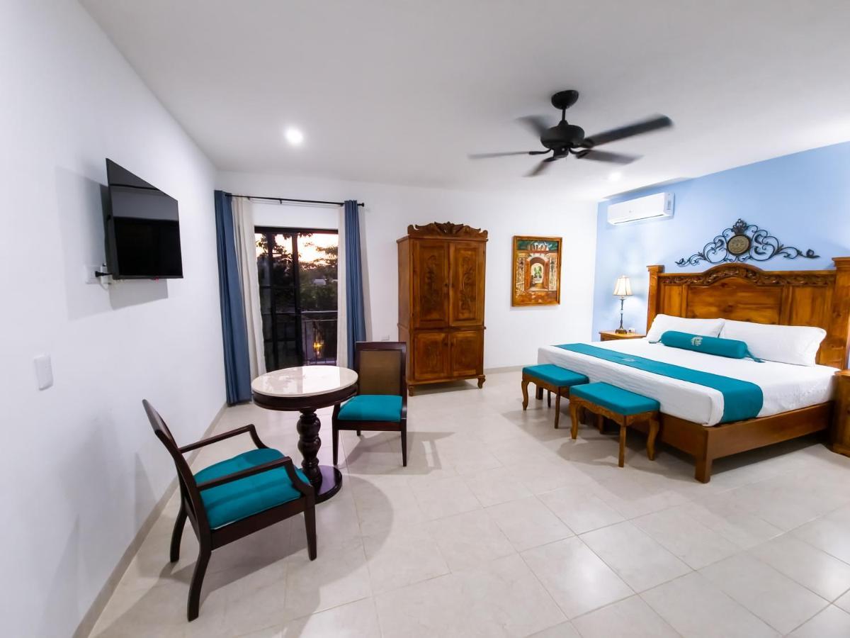 Hotel Fundadores Valladolid  Bagian luar foto