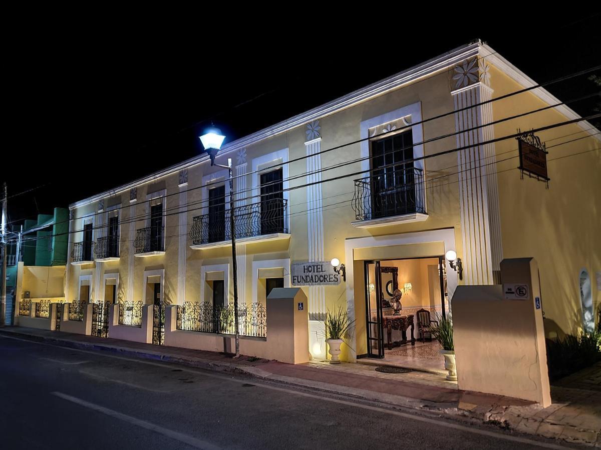 Hotel Fundadores Valladolid  Bagian luar foto