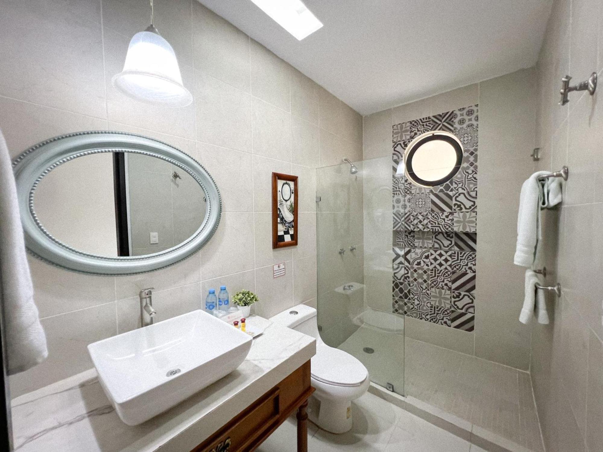 Hotel Fundadores Valladolid  Bagian luar foto
