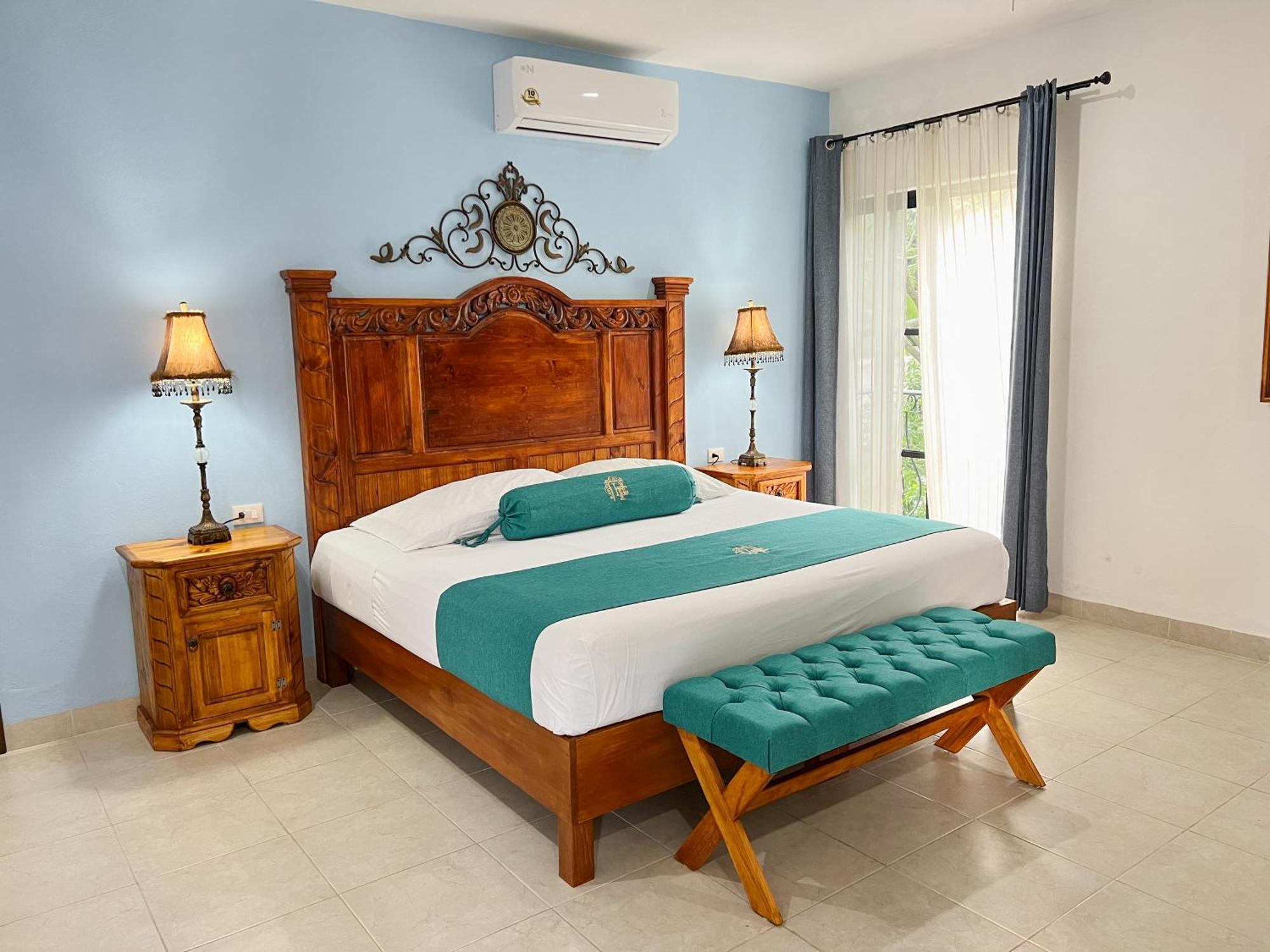 Hotel Fundadores Valladolid  Bagian luar foto