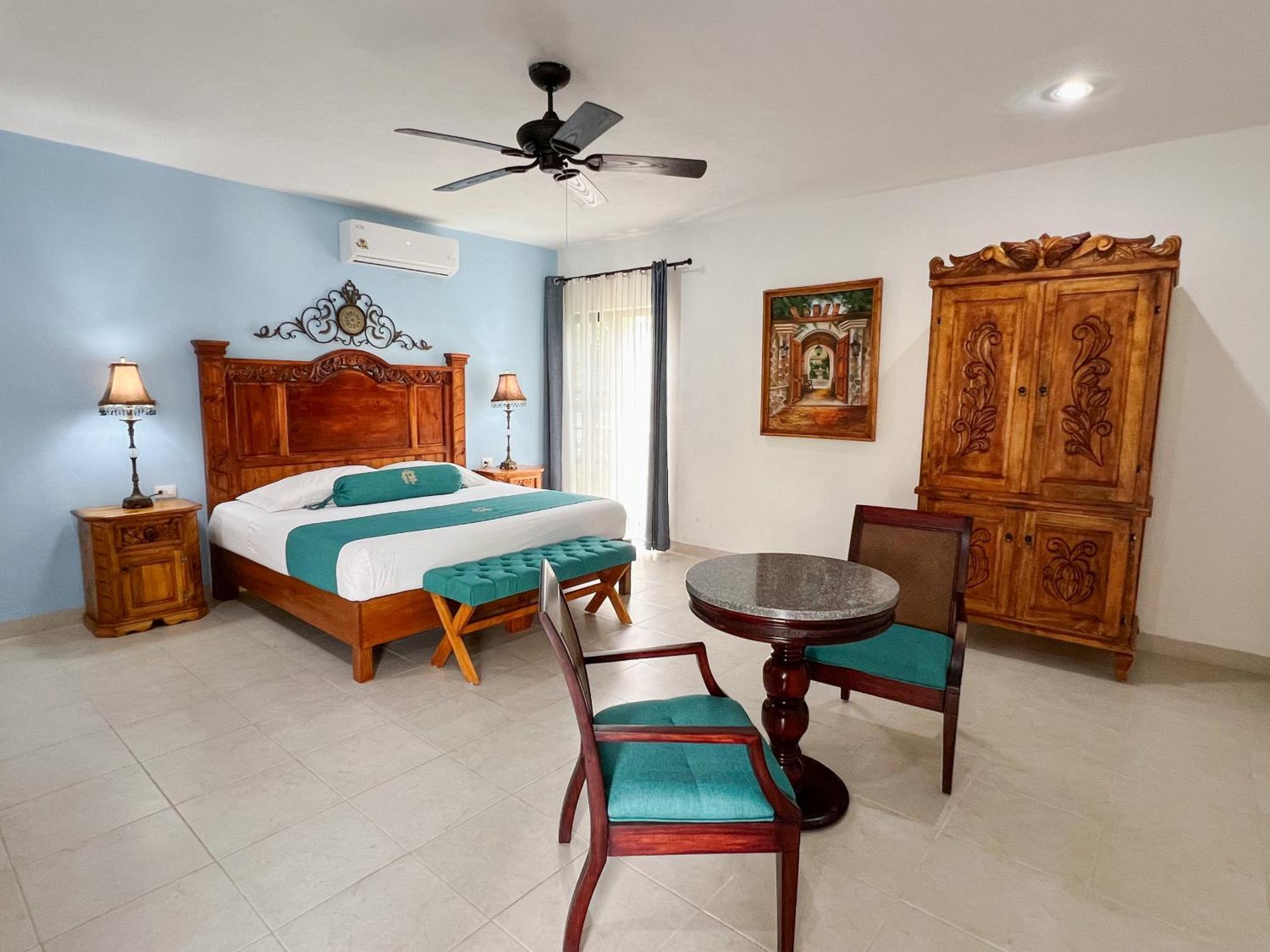 Hotel Fundadores Valladolid  Bagian luar foto