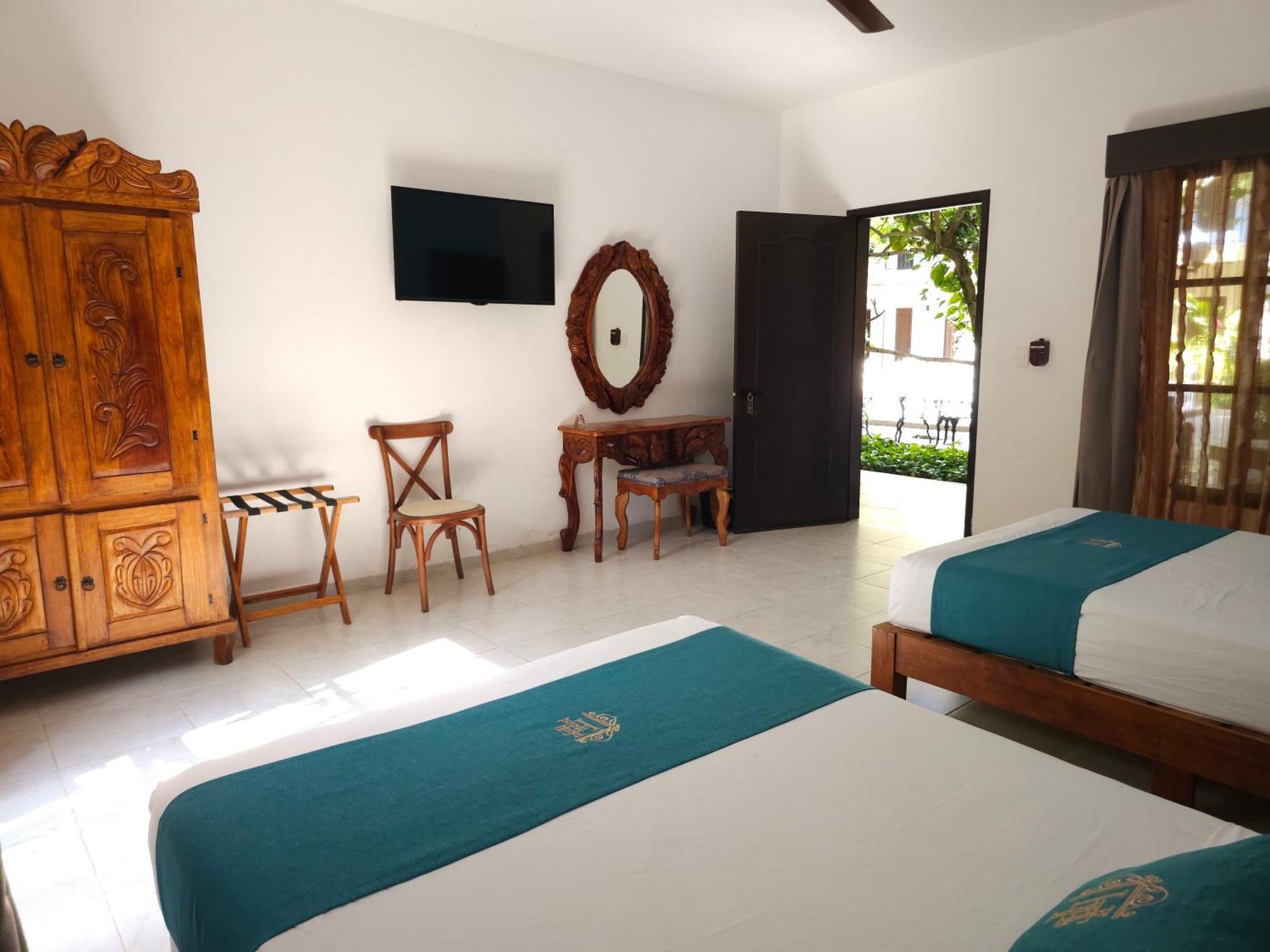Hotel Fundadores Valladolid  Bagian luar foto